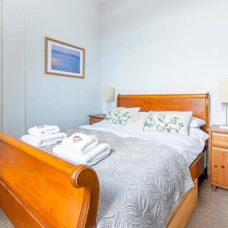 Beautiful City Center 1 Bed Apartment With Park View Edinburgh Exterior photo
