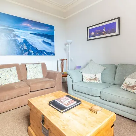 Beautiful City Center 1 Bed Apartment With Park View Edinburgh Exterior photo