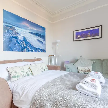 Beautiful City Center 1 Bed Apartment With Park View Edinburgh Exterior photo